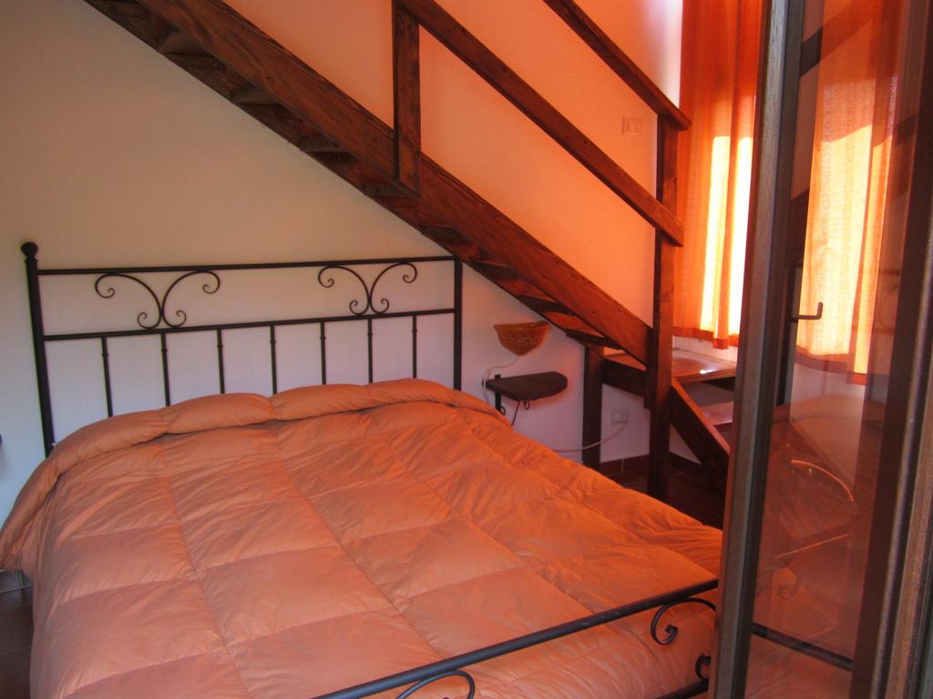 Agriturismo Gelso Castellana Sicula Exteriör bild